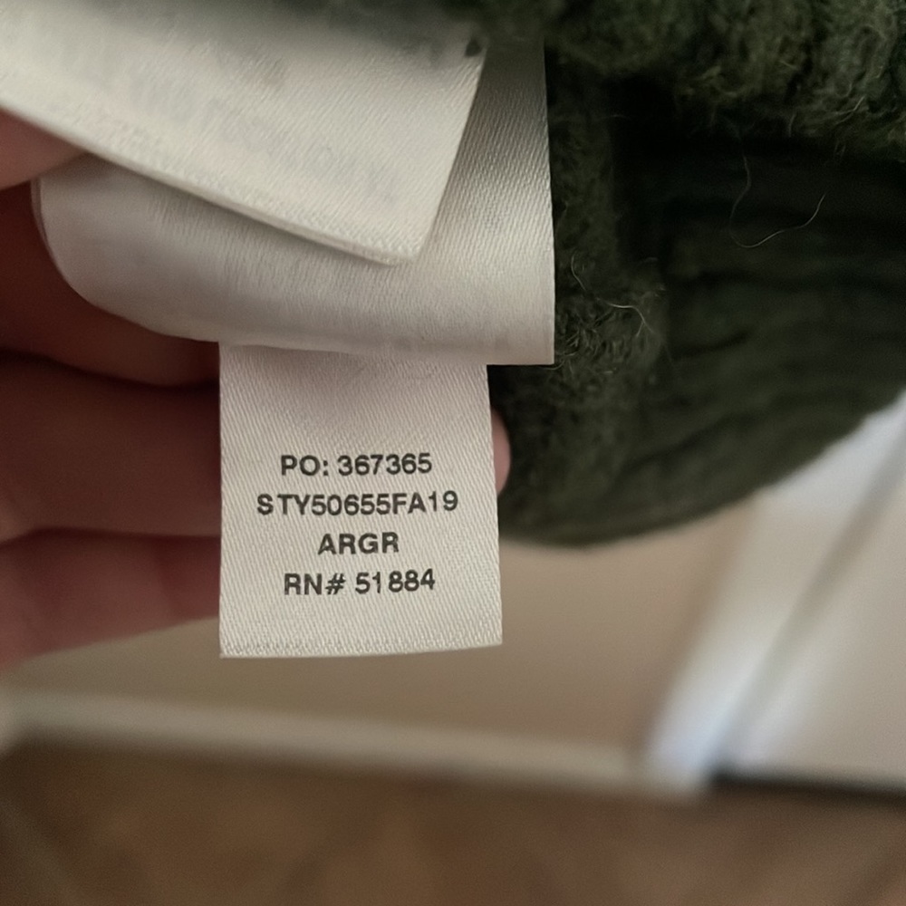 🧥 - Picture 6 of 9